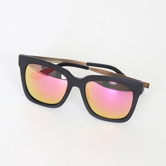 DIFF Bella Sunglasses with yellow Reflective Lenses - Picture 1 of 4